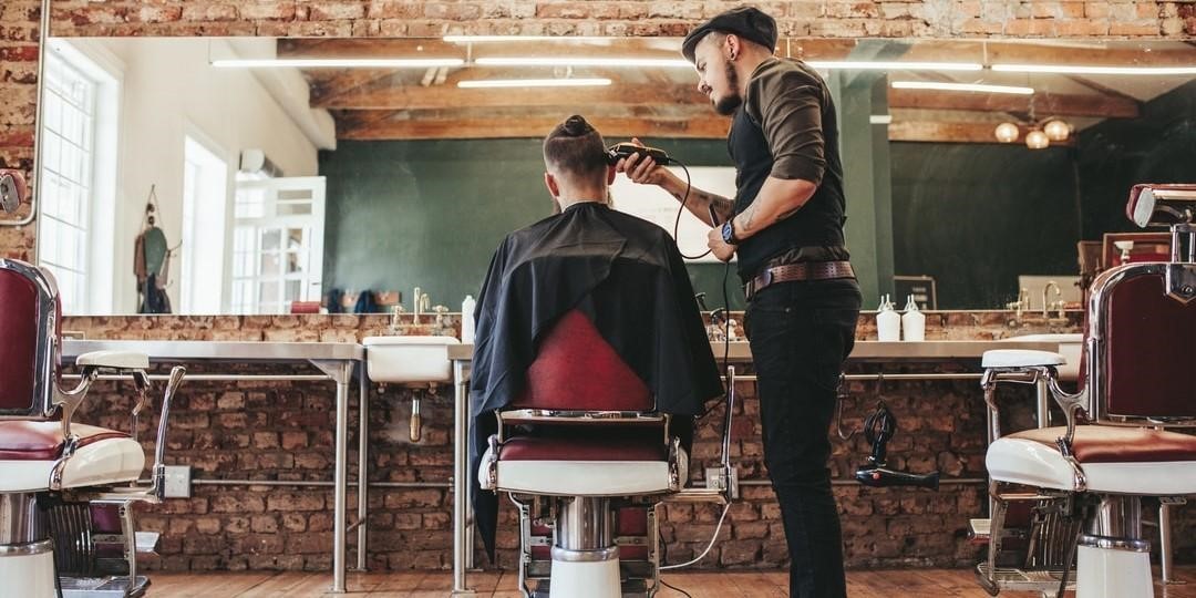 ویژگی های یک آموزشگاه آرایشگری مردانه خوب چه مواردی است؟